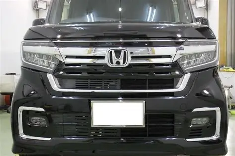 HONDA N-BOX Custom 写真2