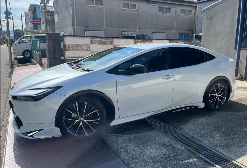 TOYOTA PRIUS Z 写真2